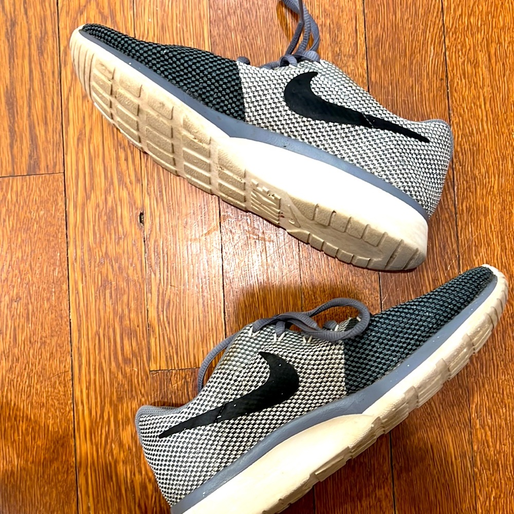 Nike grey black and white knit sneakers 8
